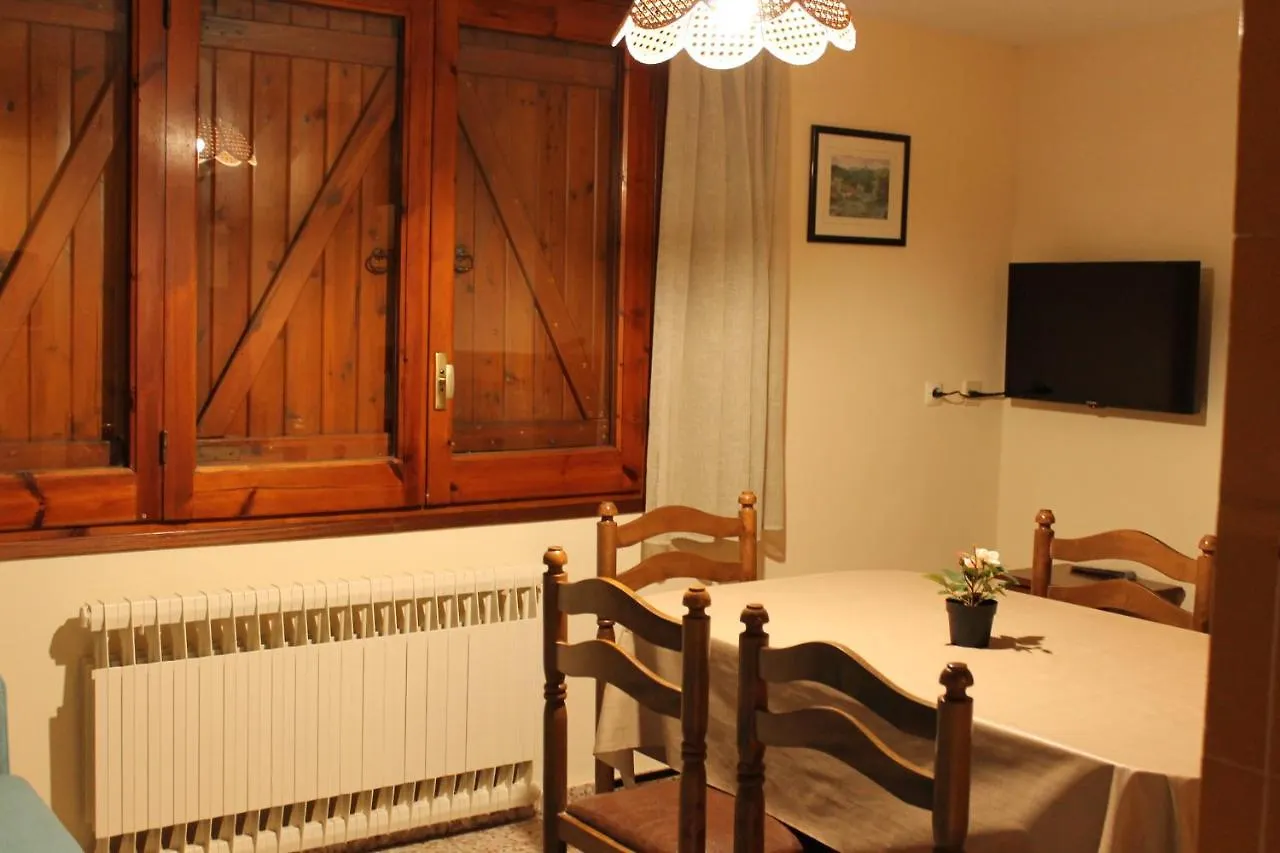 Apartaments Turistics Vilaro Llorts
