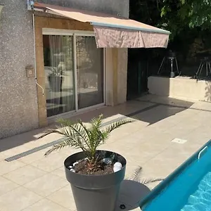 Du Micocoulier Hébergement de vacances Salon-de-Provence